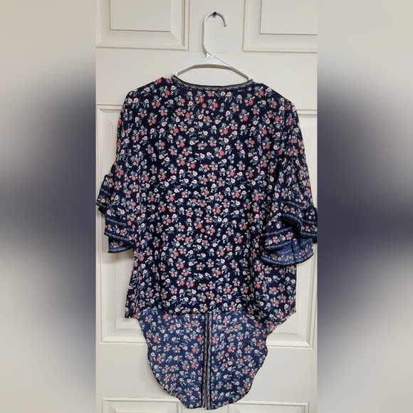 Women's Medium Max Studio Floral Bohemian Lightweight Blouse With Front Tie. - Picture 7 of 8